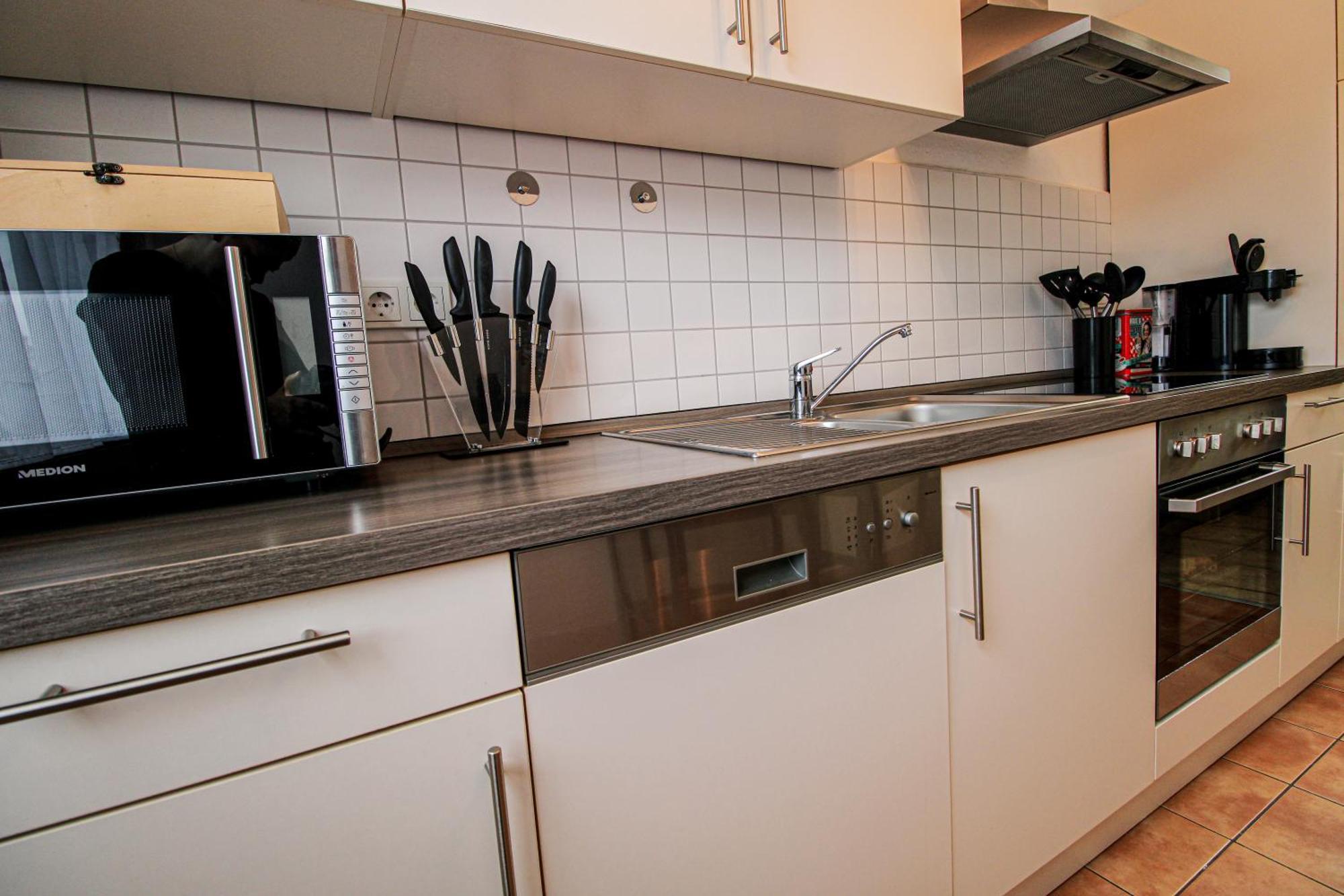 Moderne Sky Netflix Terrasse Burgblick Boxspringbett Waschtrockner *