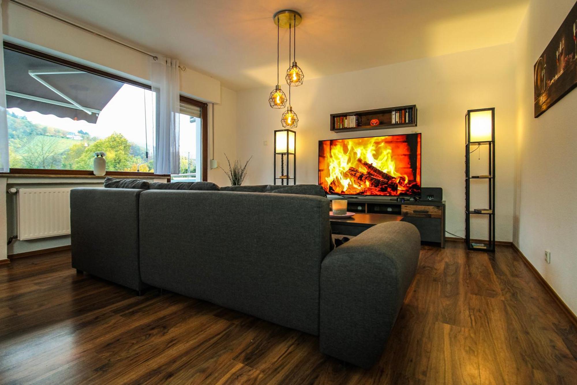 Apartment Moderne Sky Netflix Terrasse Burgblick Boxspringbett Waschtrockner