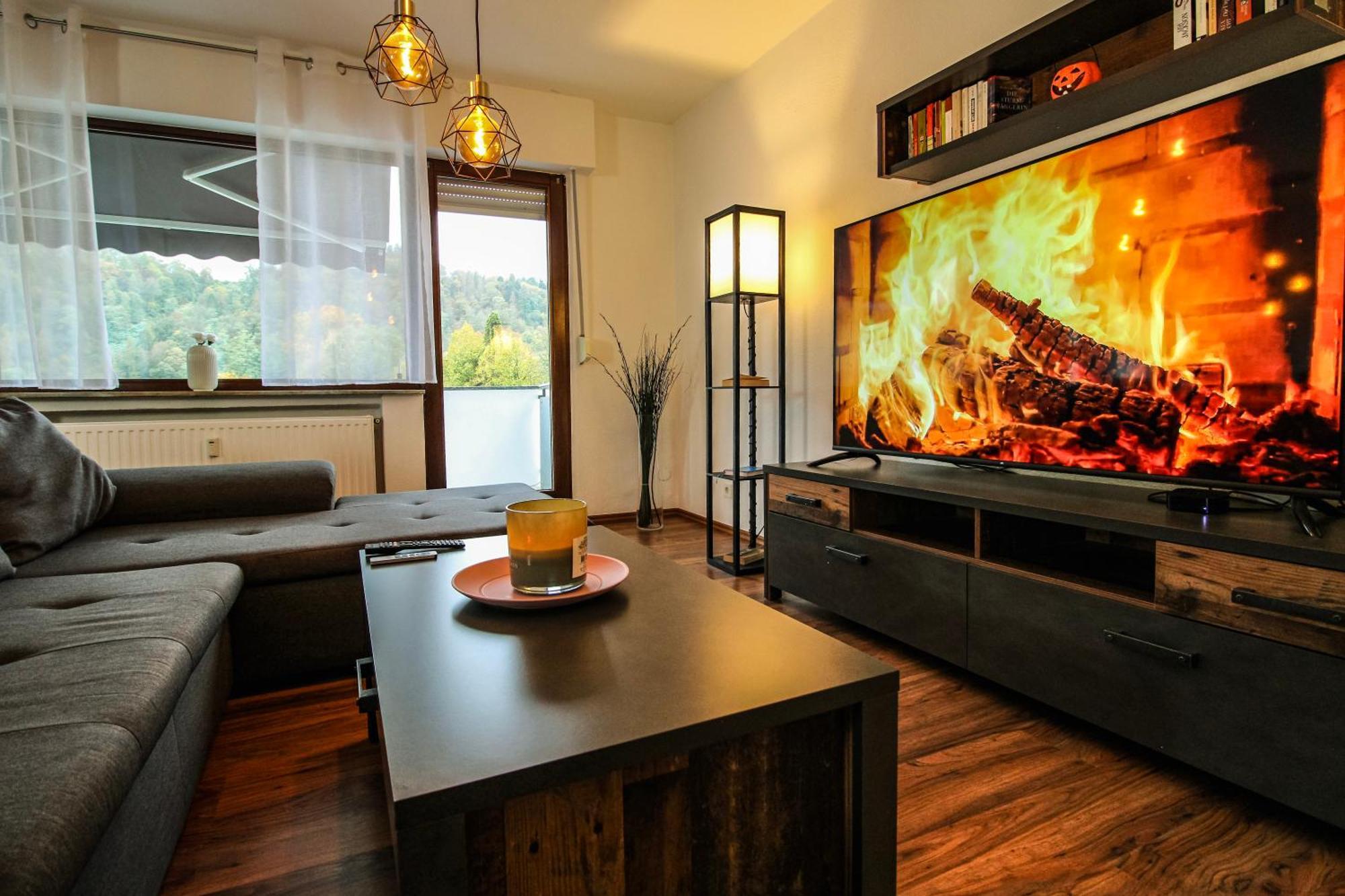 Moderne Sky Netflix Terrasse Burgblick Boxspringbett Waschtrockner Apartment Bullay